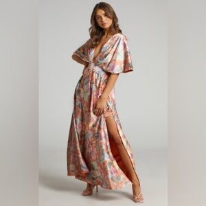 NWOT Showpo Maxi Dress